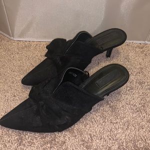 Forever 21 Black bow mules sz 6